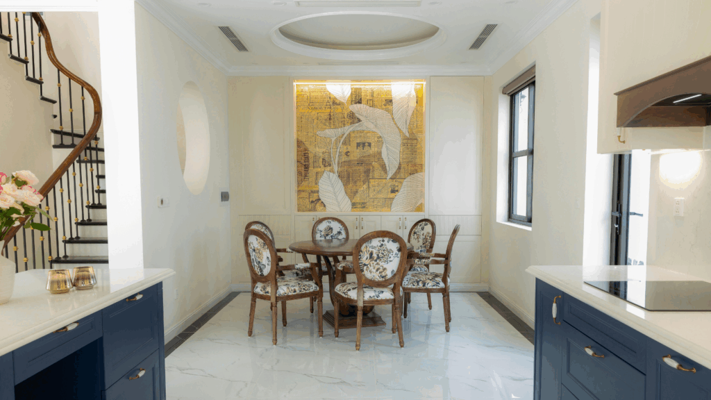 עיצוב קיר פינת אוכל