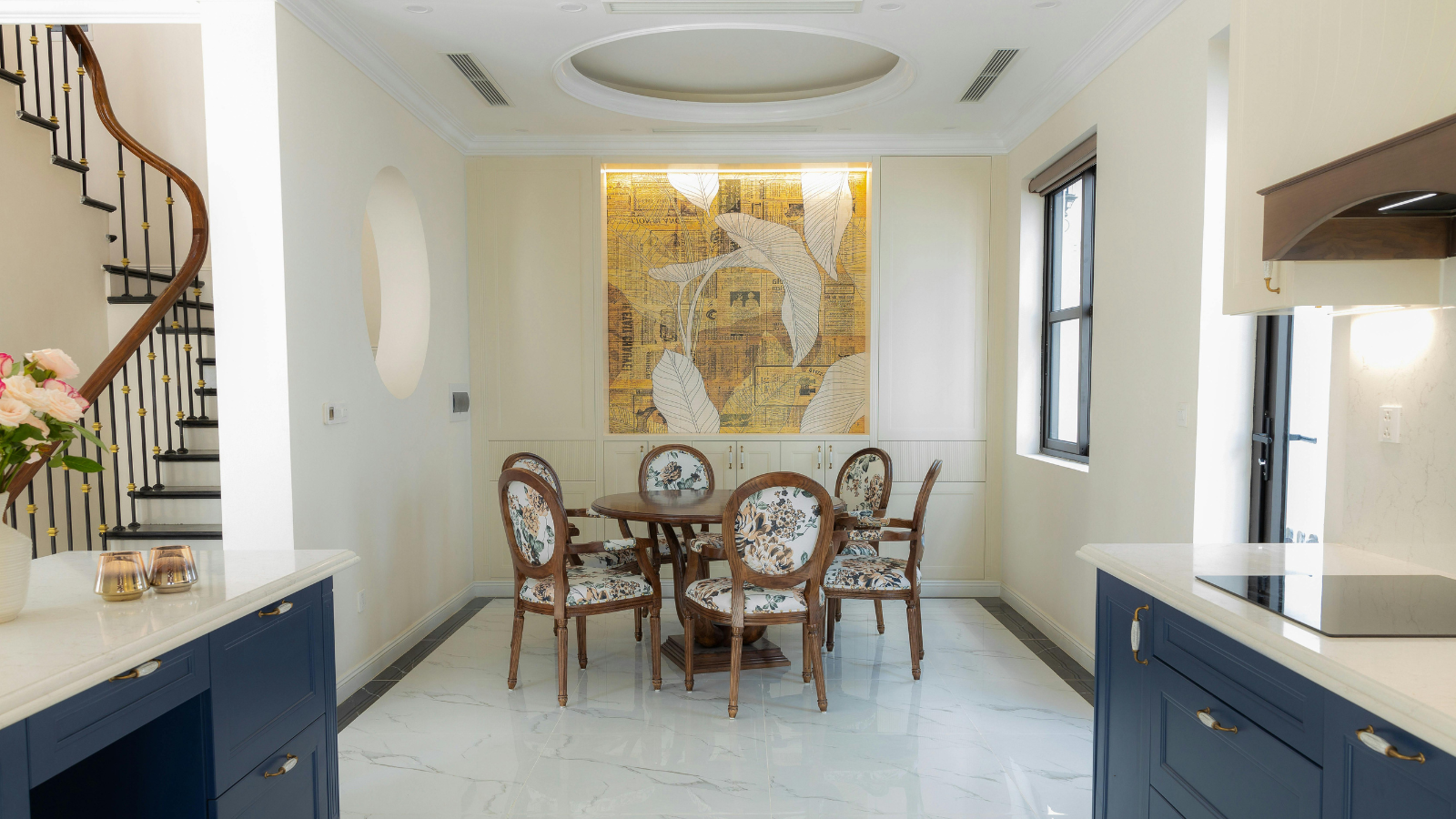 עיצוב קיר פינת אוכל