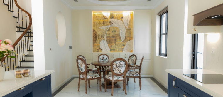 עיצוב קיר פינת אוכל: רעיונות מעוררי השראה לחובבי העיצוב